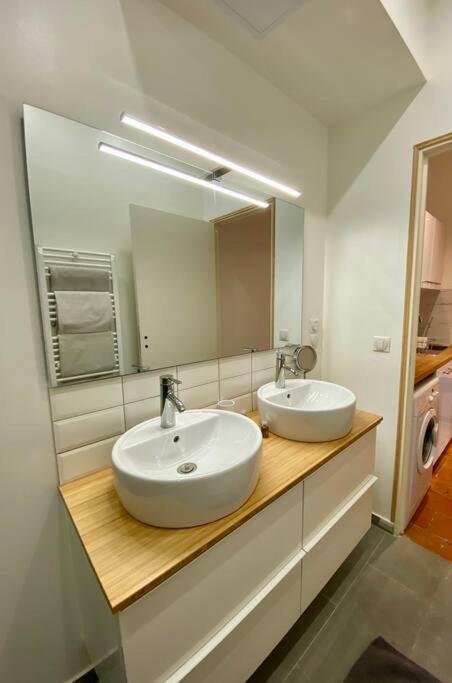 Appartement Centre Ville, Vieux Port 65m2 *